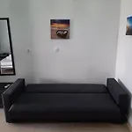 In With Sea Views & Pool 아파트