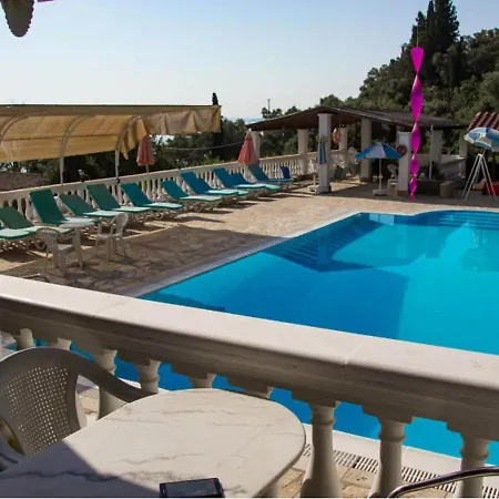 Sea Apartment In Mpenitses Apartman *