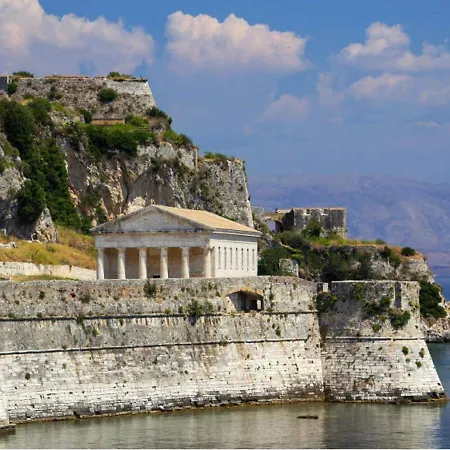 Daire In With Sea Views & Pool *