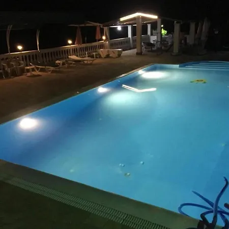 Daire In With Sea Views & Pool Benitses (Corfu)