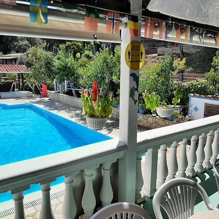 Daire In With Sea Views & Pool Benitses (Corfu)