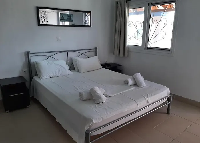 Appartement In With Sea Views & Pool Benitses (Corfu)
