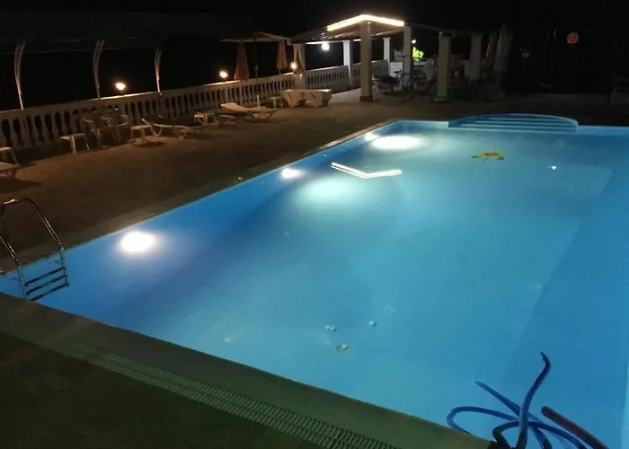 Appartement In With Sea Views & Pool Benitses (Corfu)
