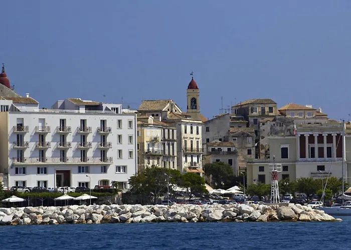 In With Sea Views & Pool Appartement