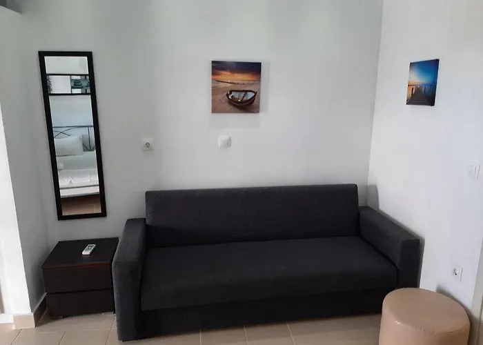 Appartement In With Sea Views & Pool