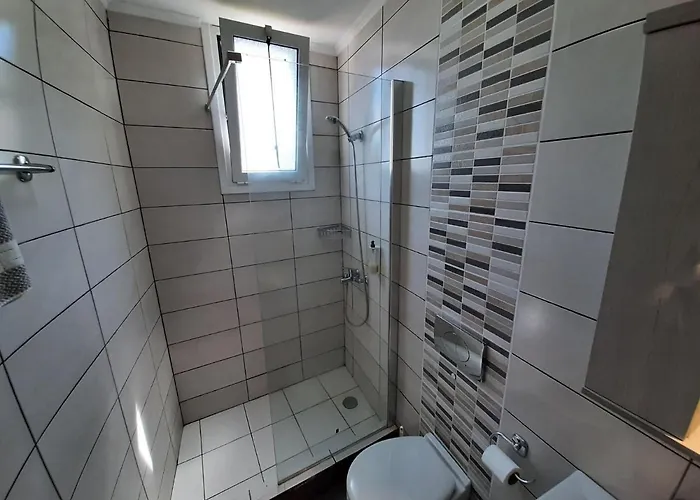 In With Sea Views & Pool