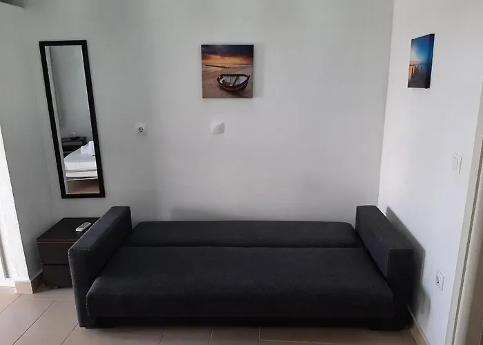 In With Sea Views & Pool Appartement